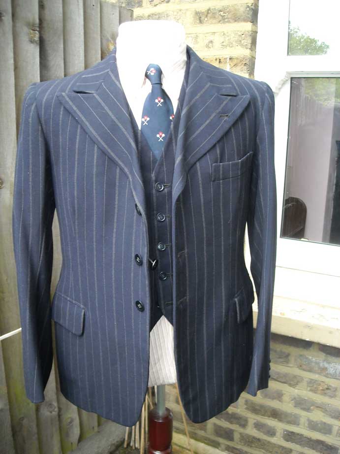 BlueStripeSBPLSuit3.jpg